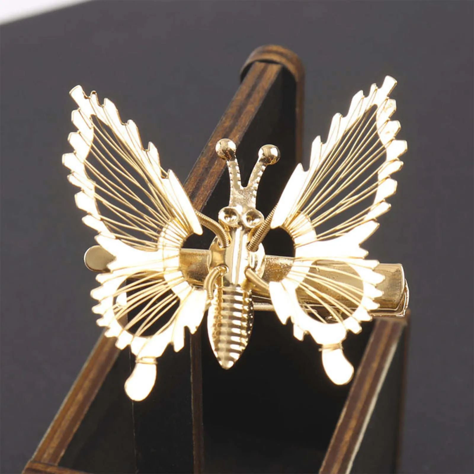 

Moving Butterfly Hairpin Metal Hair Accessories Wild Bangs Flat Clip Headdress Accesorios Para El Cabello 2021