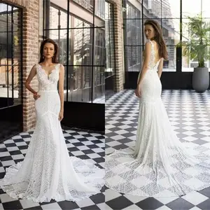 2020 Mermaid Wedding Dresses V Neck Sleeveless Applique Lace Bridal Gowns Custom Made Backless Sweep Train Wedding Dress