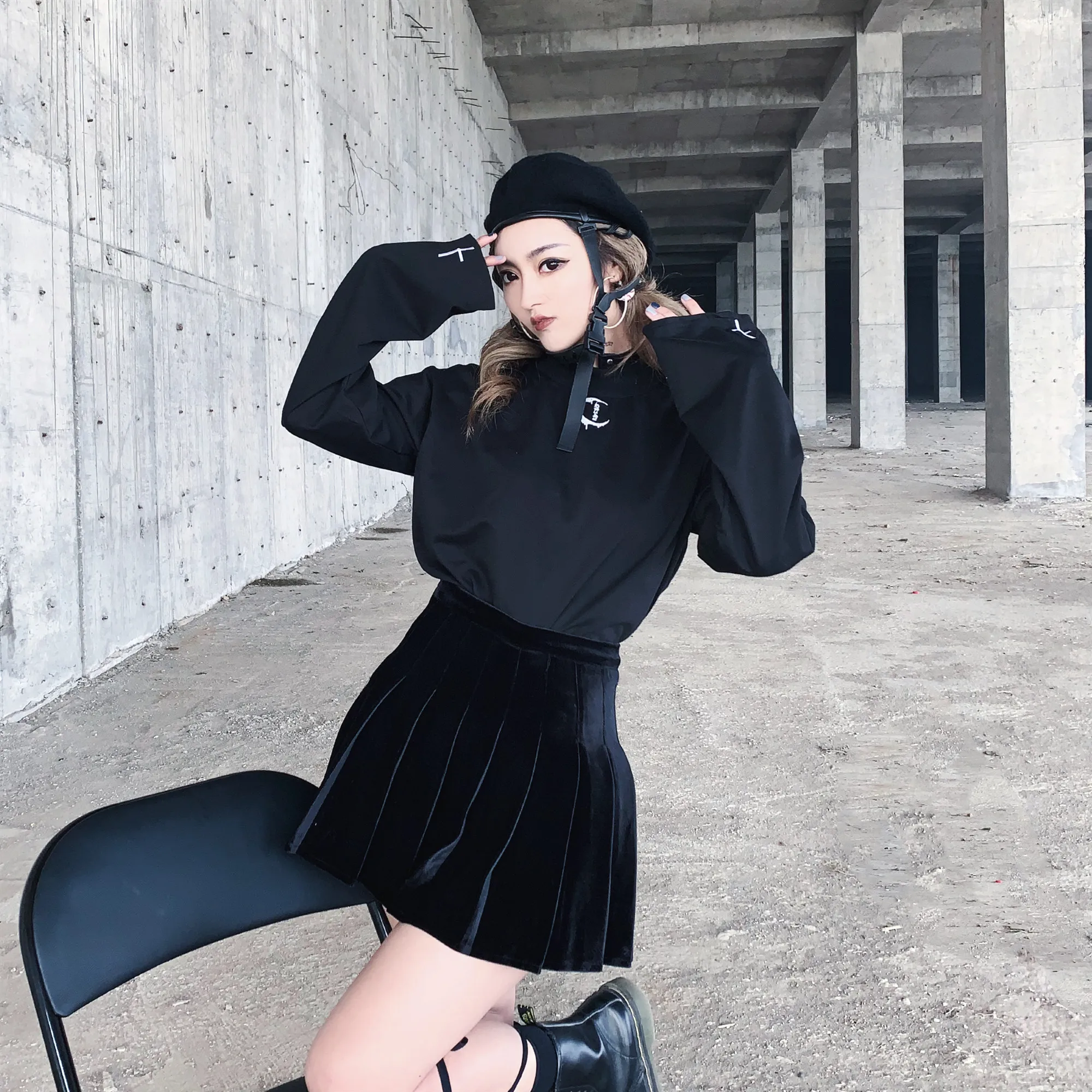 Новинка женские весенне-Осенние футболки в стиле панк черные свободные