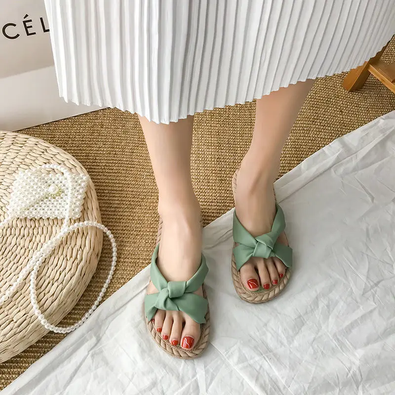 Шлепанцы женские на плоской подошве Нескользящие модная Уличная обувь пляжные