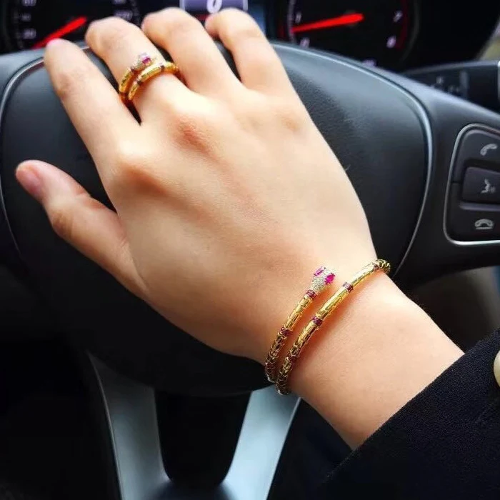 

2020 new dream catcher feather crab underwater world retro serpentine high-end creative luxury bracelet women's brand jewelry