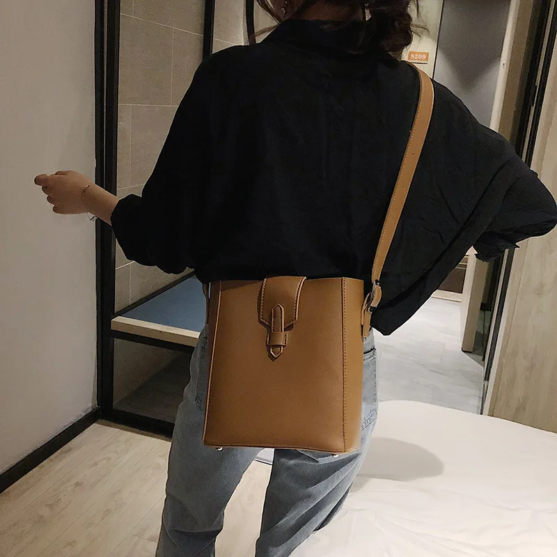 2019 новый корейский вариант модной обуви в стиле ретро на плечо округлая