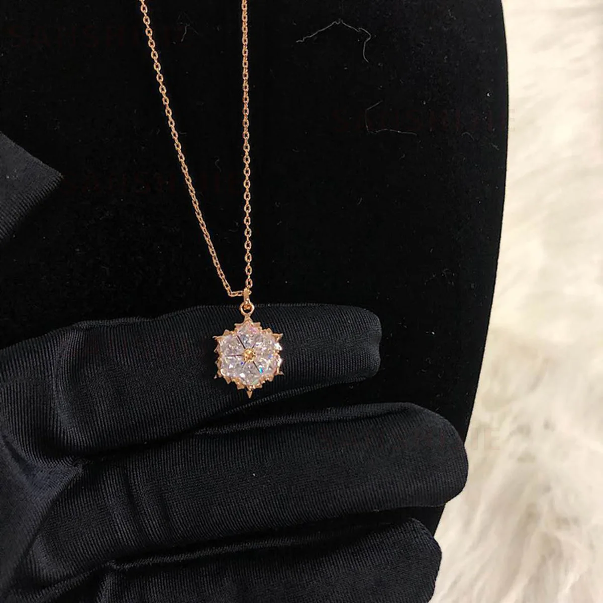 

SWA With Box Fashion Jewelry, High Quality Delicate and Charming Snowflake, Feminine Charm, Pendant Necklace, Romantic Gift