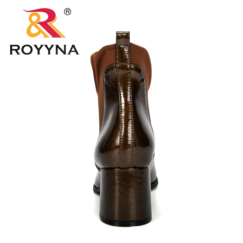 ROYYNA/Новинка года; дизайнерская зимняя обувь из блестящей микрофибры; женские ботильоны на высоком каблуке с острым носком; женские ботинки; zapatos mujer; модная обувь