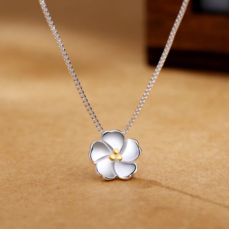 

2020 new simple flower necklace fashion exquisite temperament clavicle chain lady cherry Necklace sweet Pendant Necklace Jewelry