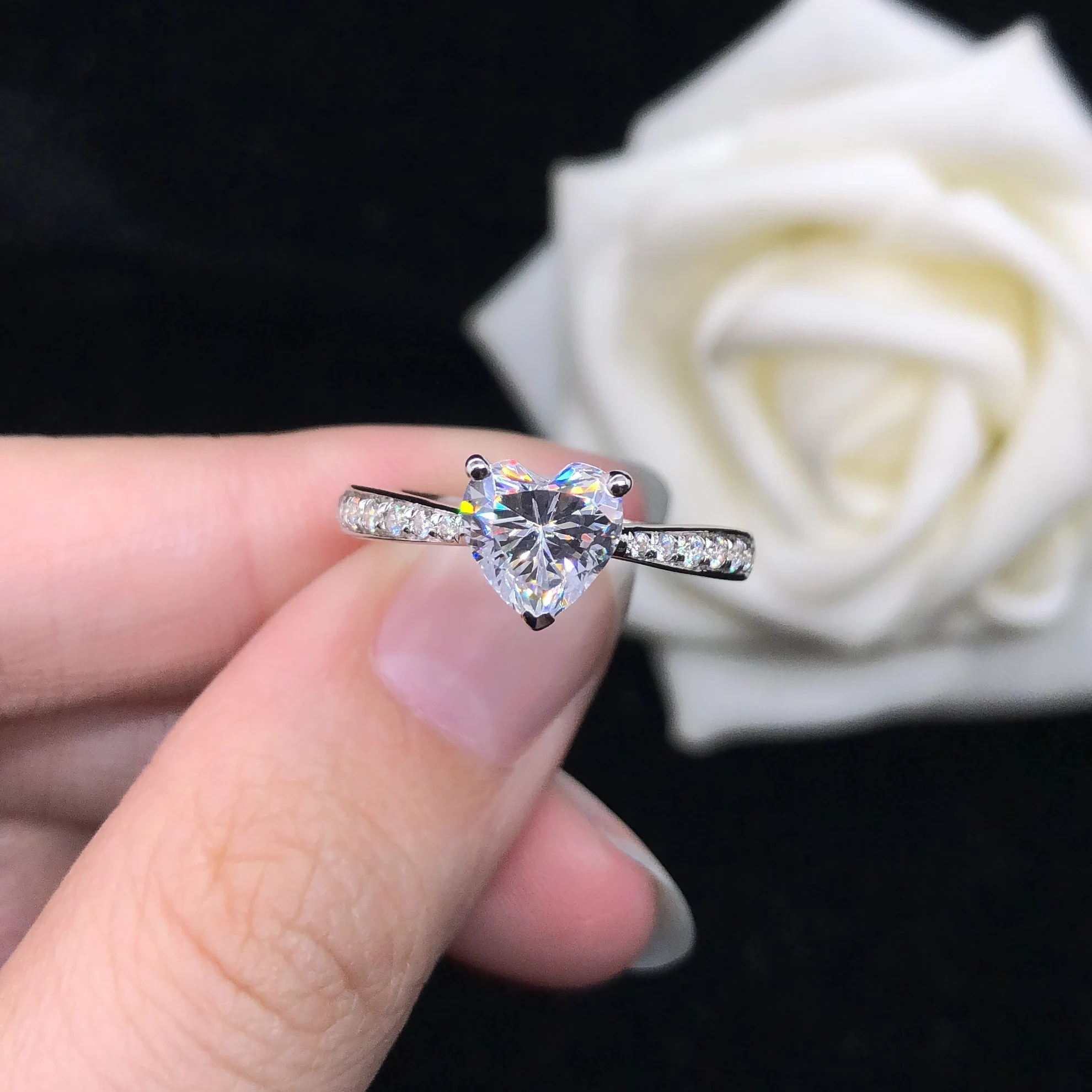 

Amazing Design Solid 18K White Gold Au750 Women Ring 1CT Heart Shape Diamond Ring Micro Pave Hand Made Ring Last Forever