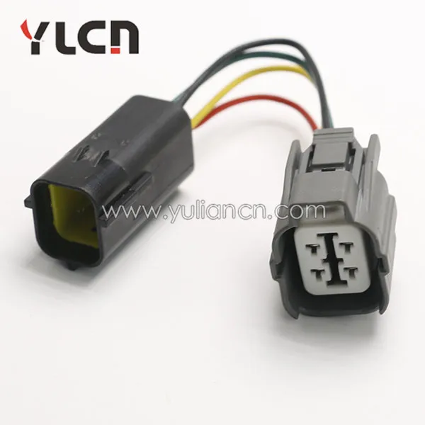 

4-контактный Штекерный и гнездовой автоматический соединитель жгута проводов