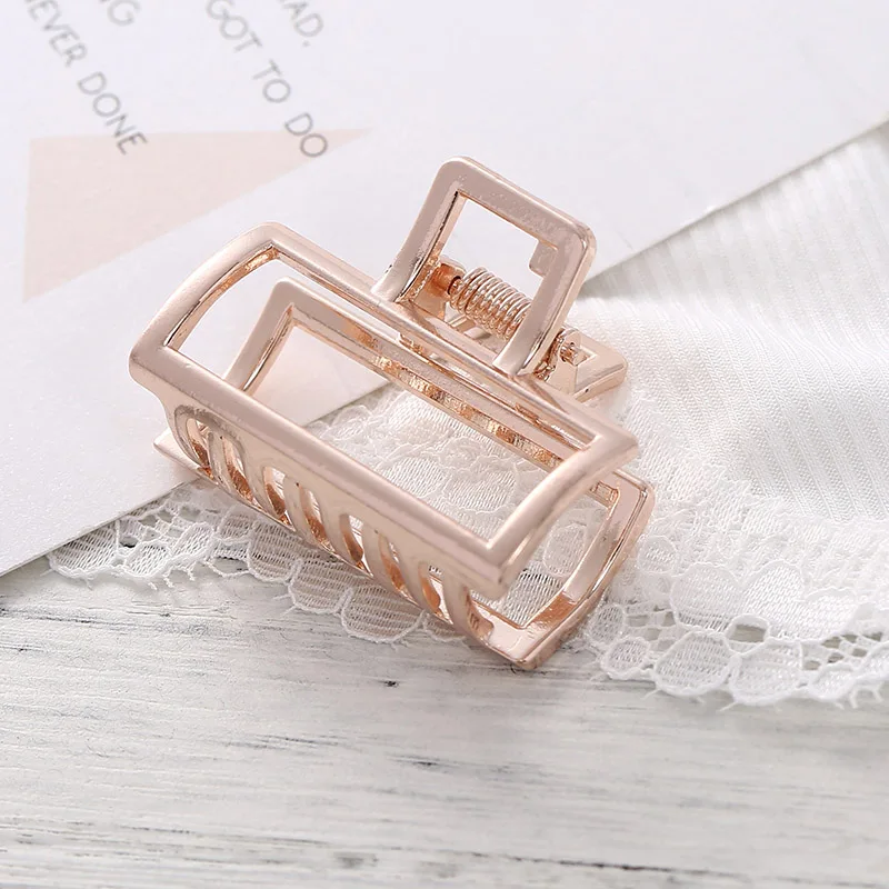 

Women Metal Hair Claws Hair Accessories Fashion Barrettes Clips Jewelry Simple Geometric Hollow Hairpins Girls Hairgrip Headwear