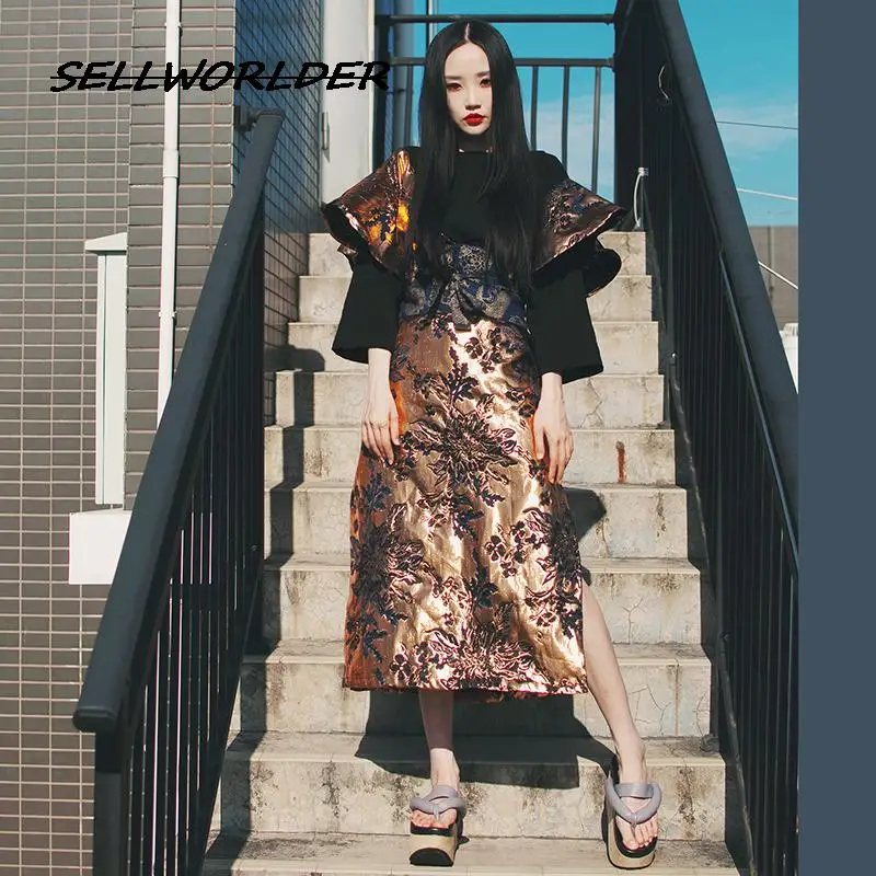 

2021 Woman Japanese Kimono Style Jacquard Gold leaf Lotus sleeve Embroidery Carved Samurai dress