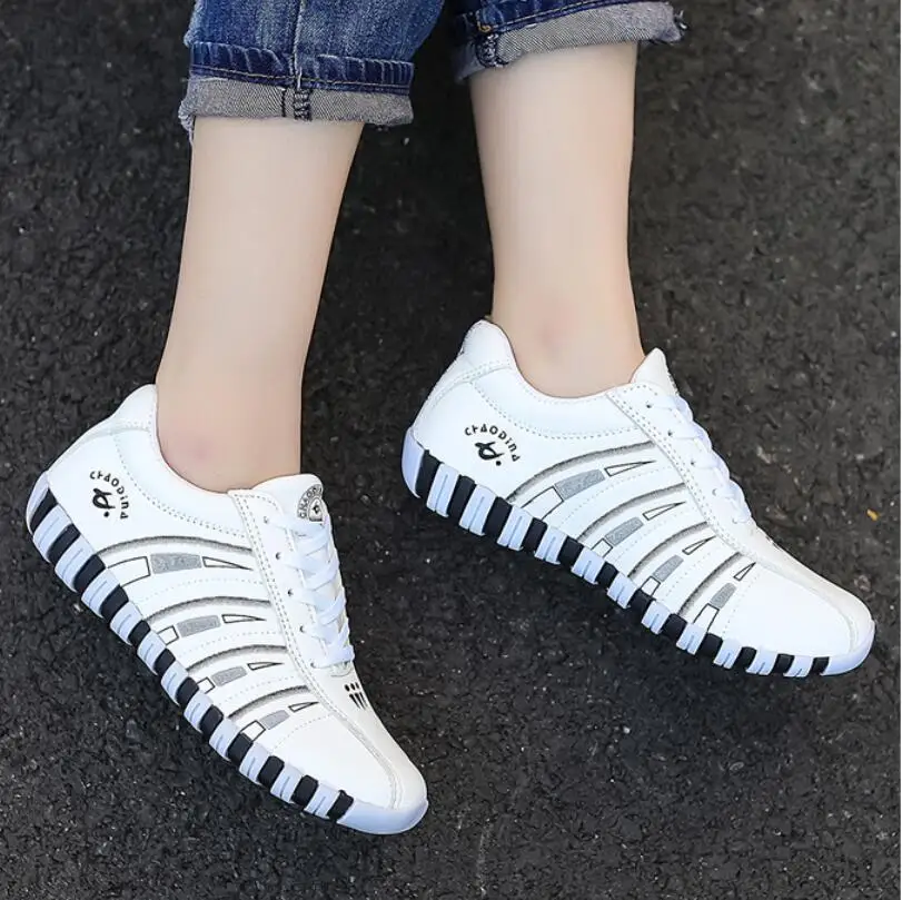 

2021 Hot sale women's sports shoes trendy women casual shoes all-match sneakers outdoor women running shoes street board shoes