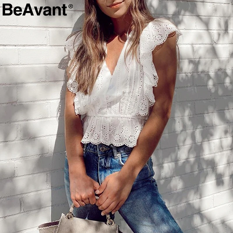 Женская блузка с оборками BeAvant белая винтажная из хлопка v образным вырезом и