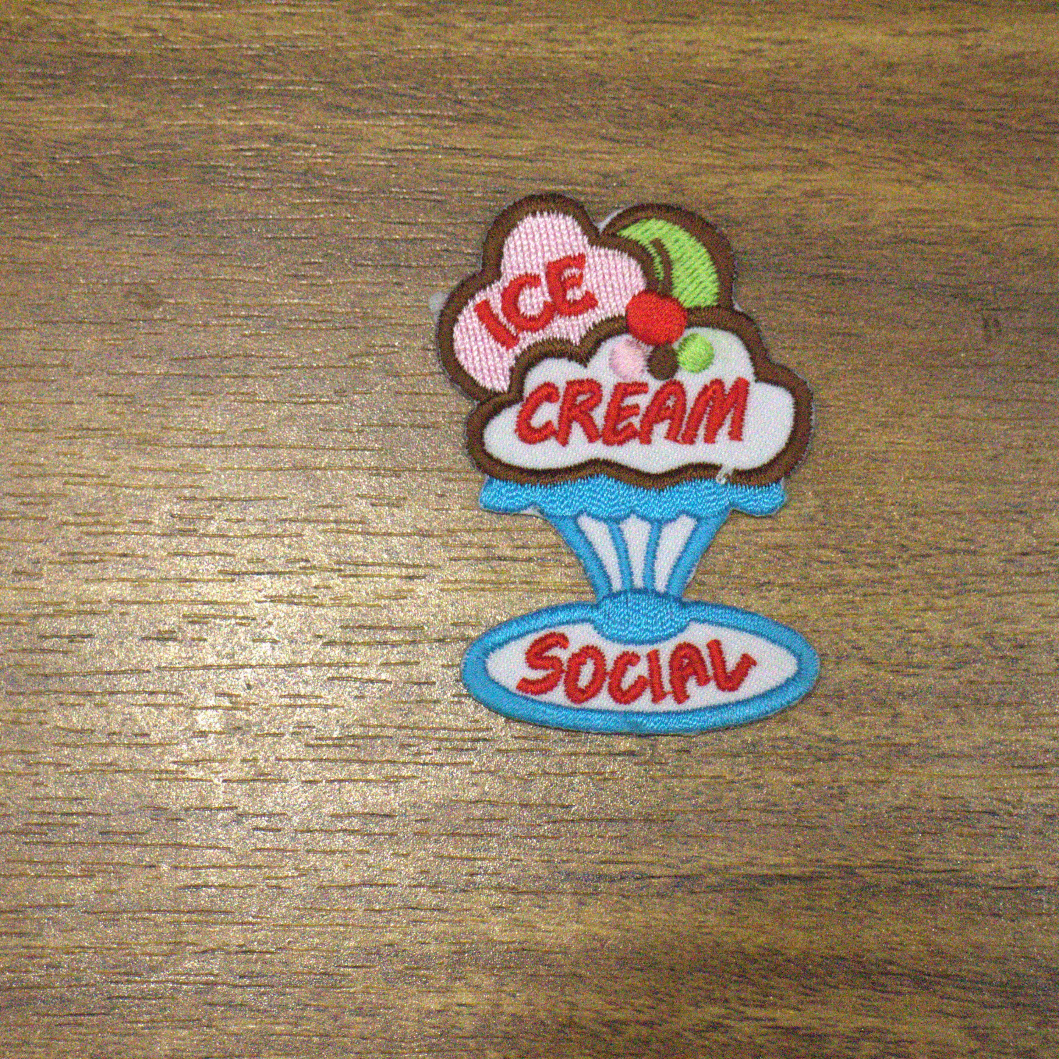 

Custom Embroidery Patch - Personalized Embroidred Name Tag Label q