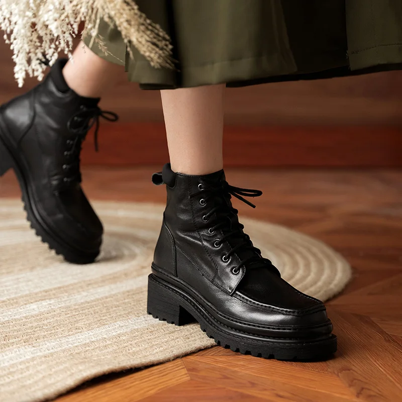spesifikasi 2021 Baru Kulit Asli Sepatu Marten Untuk Wanita Wanita Platform Pergelangan Kaki Lapisan Sepatu Bot Wanita Kasual Chunky Diskon Besar