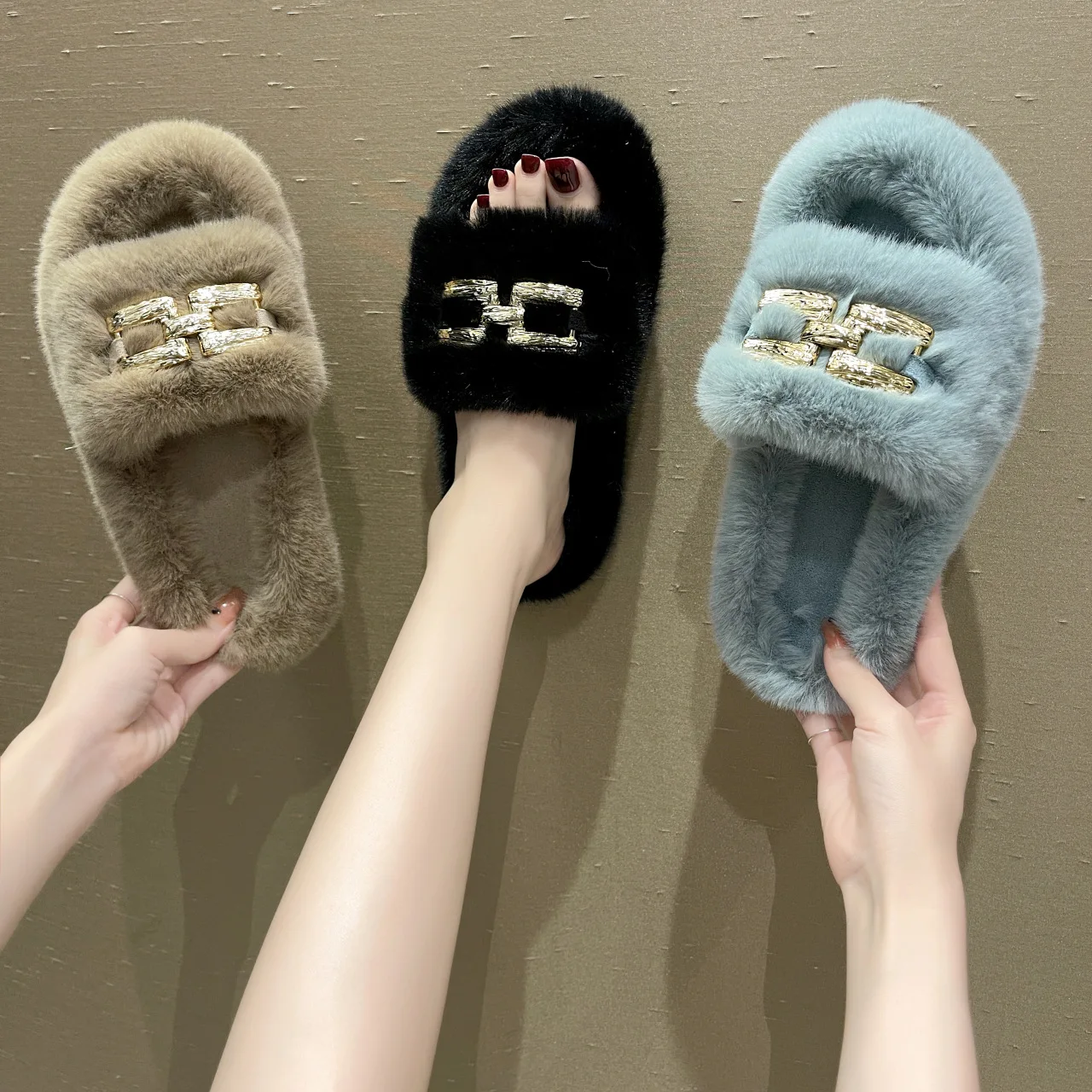 

Foreign Trade Fashion Large Size Spot Autumn And Winter Chain Fur Slippers Indoor And Outdoor Fur Flat Warm First Slippers