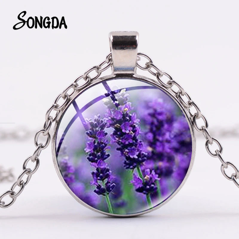 

Beautiful Lavender Bloom Branch Necklace Purple Flower Field Patterns Glass Round Pendant Charm Female Hopeful Necklaces