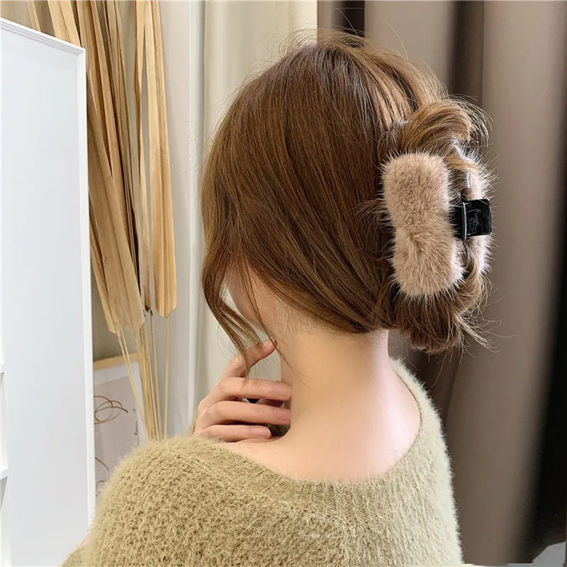 Mink Hair Claws South Korea Autumn And Winter Accessories Girls Back Head Clip Big Catch Shark spinki do wlosow |