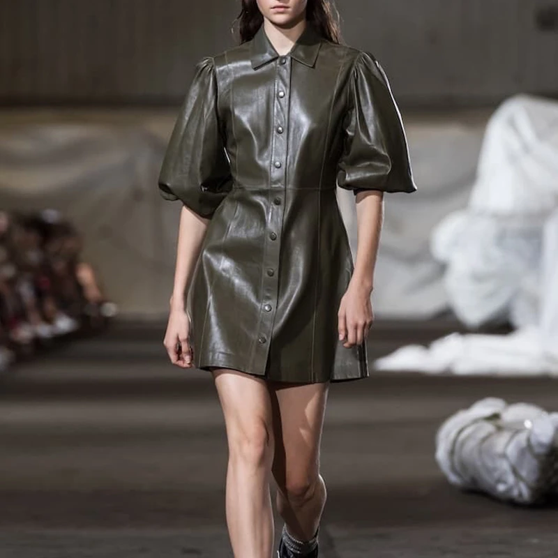 TWOTWINSTYLE Платье из искусственной кожи для женщин, воротник с лацканами, рукав-фонарик, высокая талия, мини платья для женщин, осень, большой размер, модная новинка