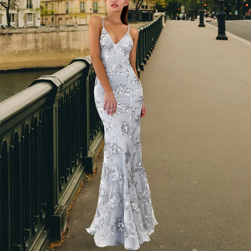 

Покрой «русалка» женское платье с глубоким V-образным вырезом и открытой спиной