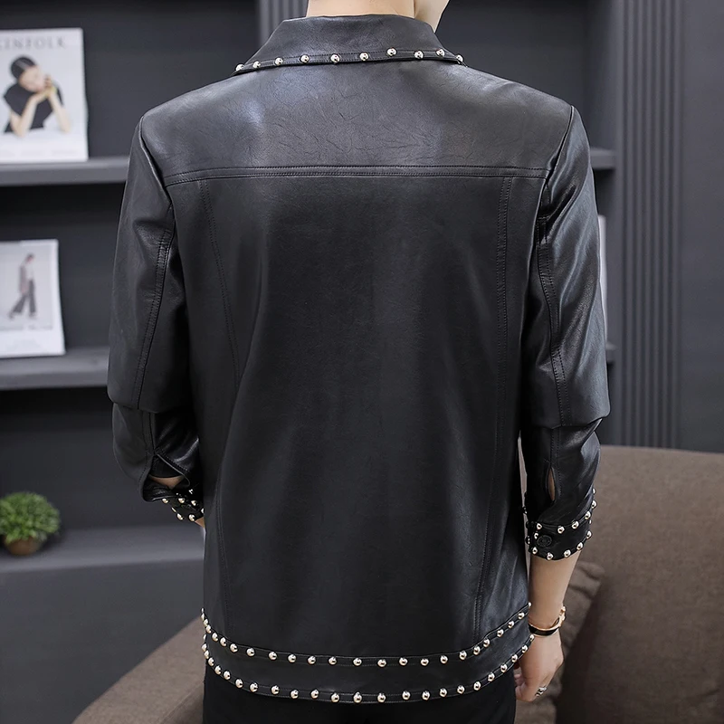 Мужская кожаная куртка с заклепками черная приталенная винтажная однобортная в
