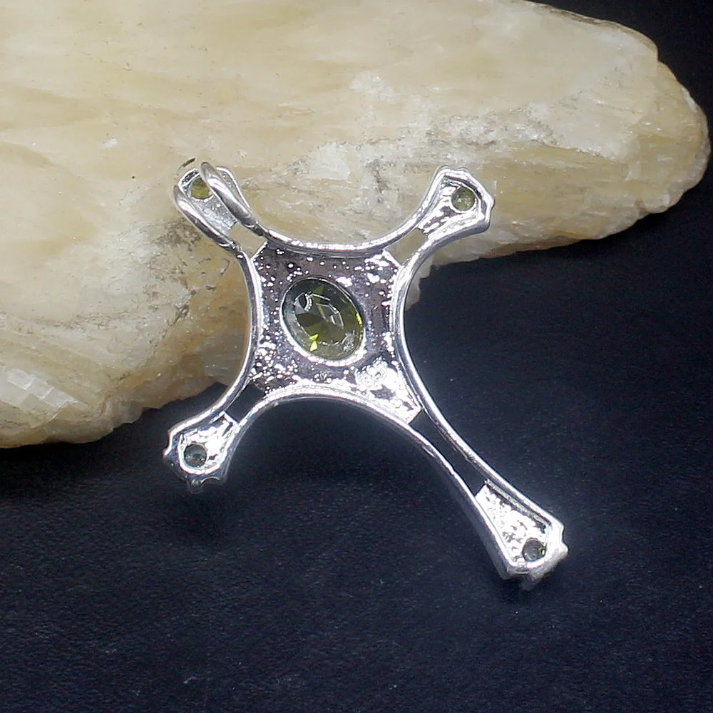 Gemstonefactory Jewelry Big Promotion 925 Silver Holy Cross Green Peridot Women Ladies Mom Gifts Necklace Pendant 20213996 on - Акционное предложение Gemstonefactory Jewelry: ожерелье-подвеска из зеленого перидота с серебряным святым крестом на 925 серебр