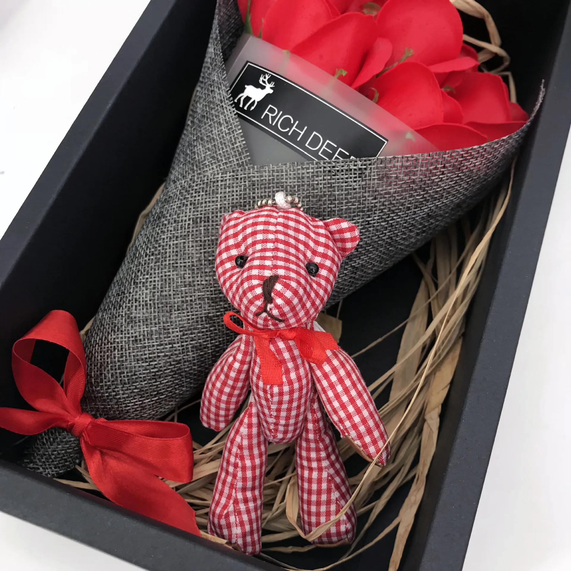 Мыло Meldel роза искусственный цветок медведь в подарочной коробке сохраненное