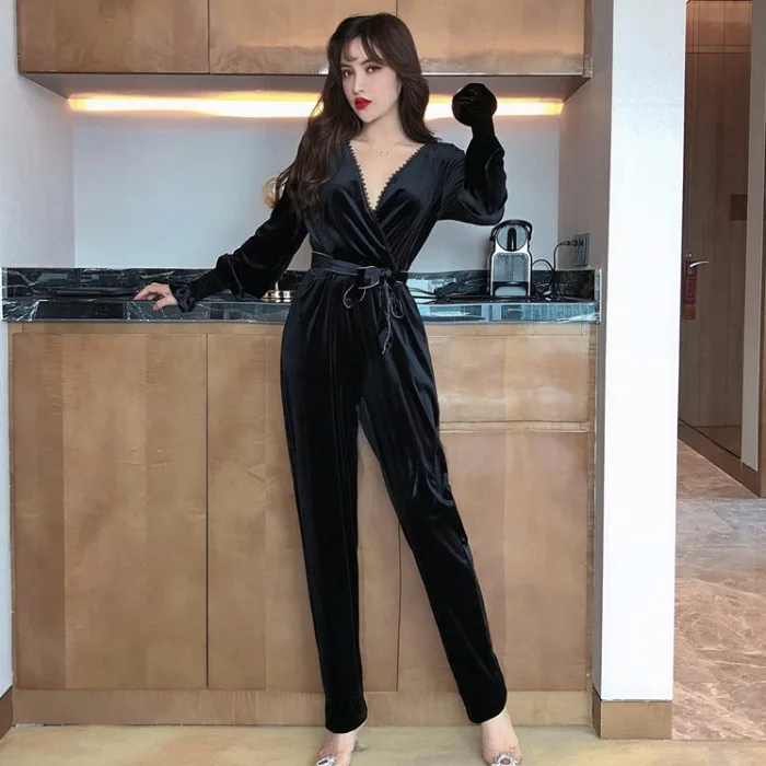 Женский бархатный комбинезон черный слитный Осенний с брюками | Женская одежда