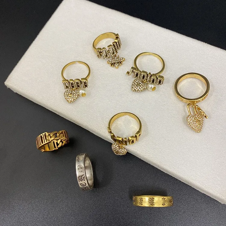 

Luxury Original Brand D Letter Vintage Strass Open Rings Crystal Heart Metal Designer Party Rings for Women Holiday Jewelry Gift
