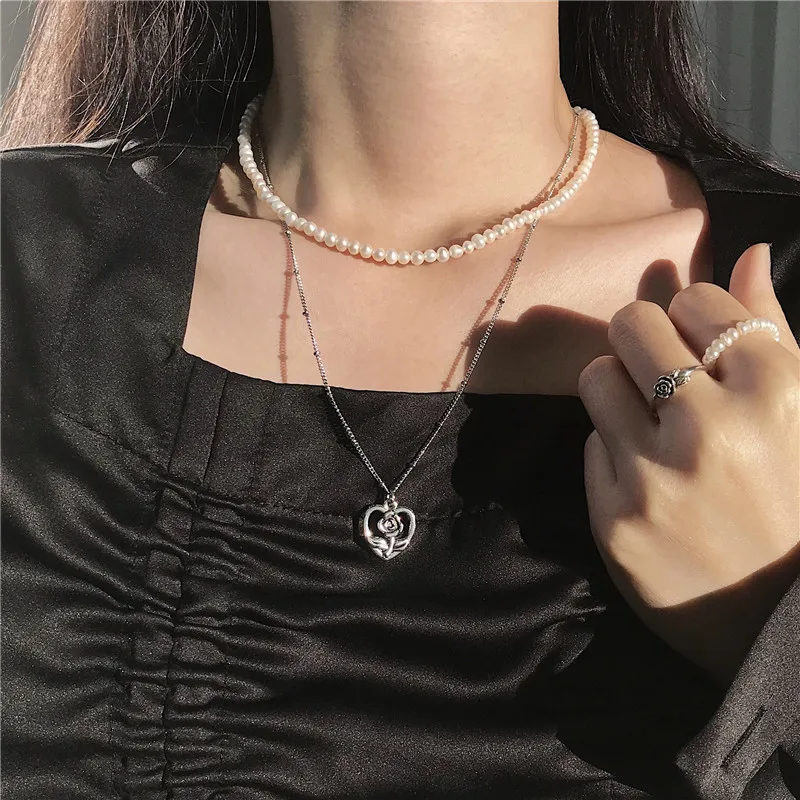 

2021 Vintage Harajuku Goth Metal Flower Hollow Heart Pendant Double Pearl Chain Necklace For Women Egirl Party Aesthetic Jewelry