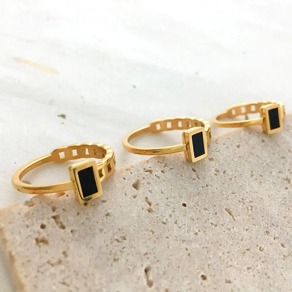 

2021 Ins Fashion Dainty Black Enamel Couple Ring 18k Gold Plated Brand Jewelry for Women Unusual Stainless Steel Rings for Girls