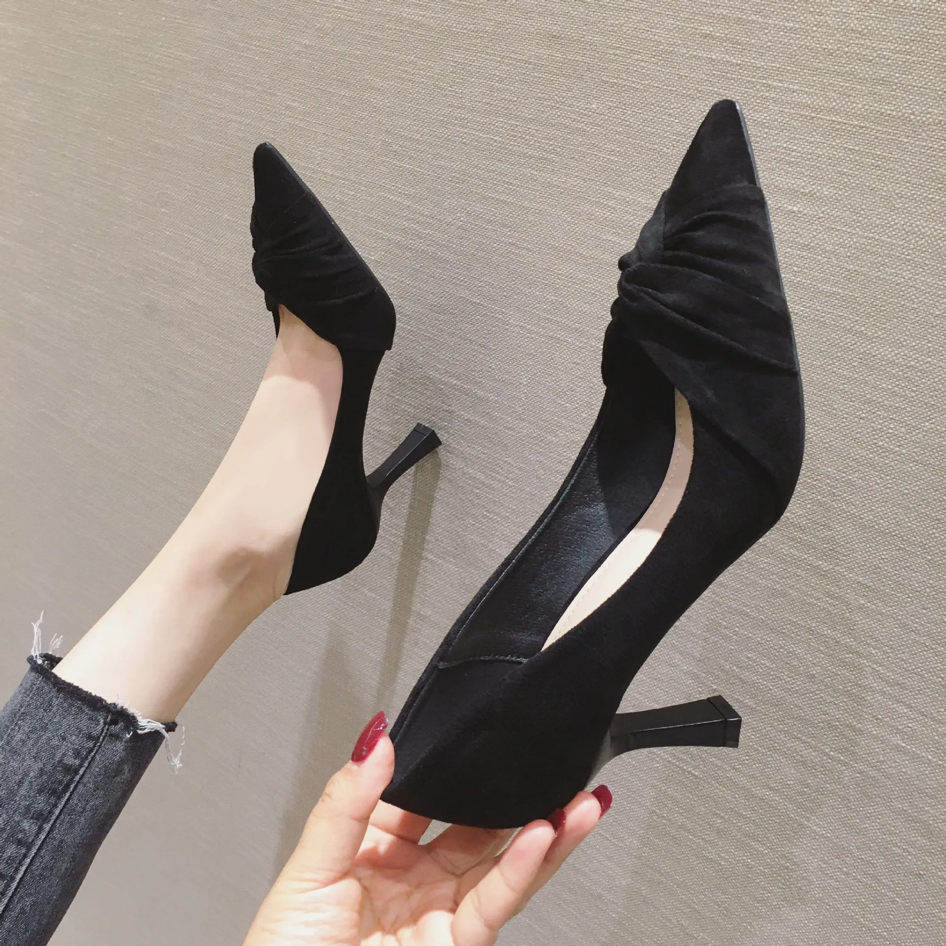 

901-53 New 2021 Autumn and Winter Stiletto Heel Suede Shoes Non-slip Pointed Toe Stiletto Heel Girl Suede High Heels