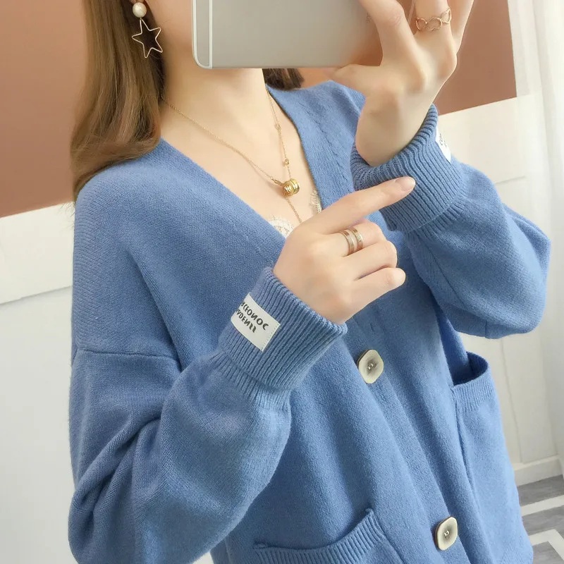 

Женский трикотажный кардиган с длинным рукавом и V-образным вырезом