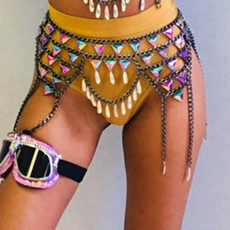 

Sparkle Rhinestone Gems Mini Skirts Black Hollow Metal Chain Tassel Patchwork Sexy Ladies Clubwear Summer Beach Skirt Chic 2019