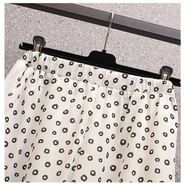 

Plus size women Summer casual two piece set for women short sleeve love patchwork irregular blouse and elastic waist shorts sets