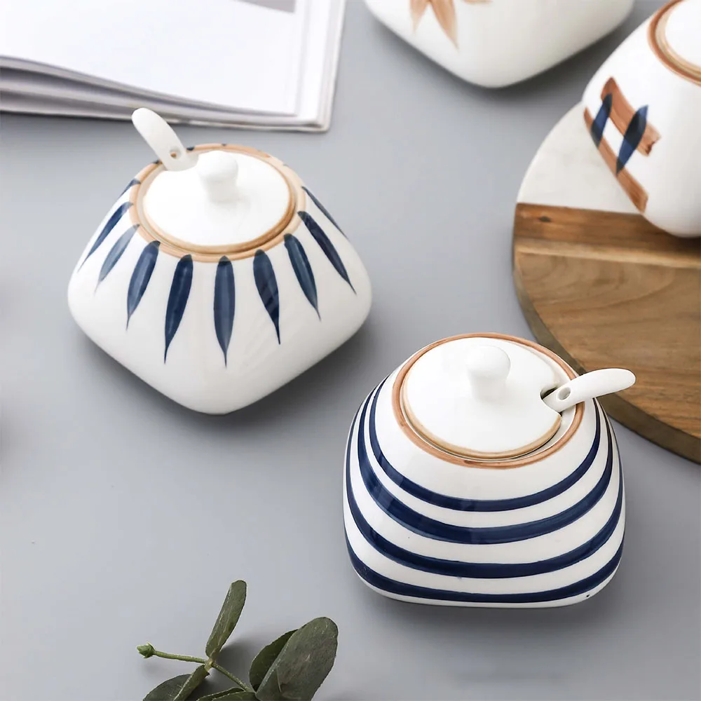 

Керамика банку творческий для соли, для приправ бутылка с ложкой украшение кухонного стола банка для хранения