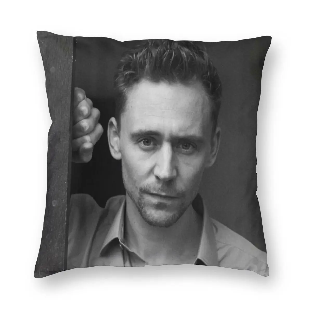 

Чехол для подушки Tom Hiddleston, размеры 50x50