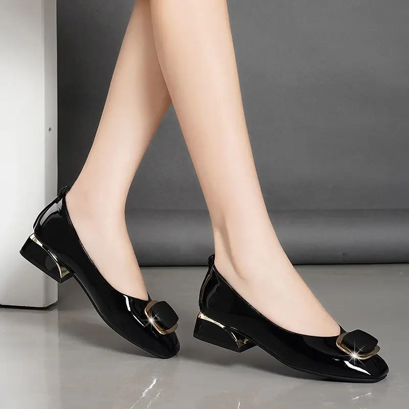 

Женские туфли-лодочки на квадратном каблуке, винного цвета