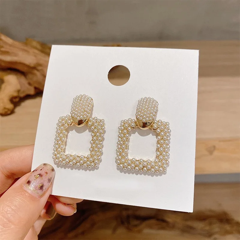 

Women's Earrings Korean Stud Earrings Women Vintage Pearl Gold Earring Trend Earings Female Jewelry Contracted Earrings Trendy