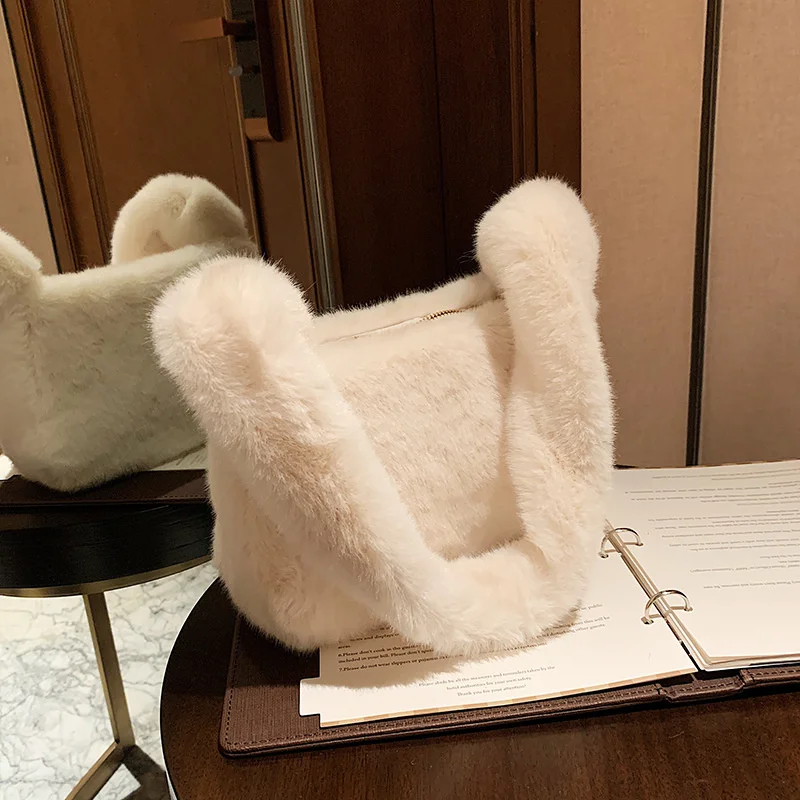 Пушистый наплечный карман для женщин зимний 2021 из искусственной кожи однотонный