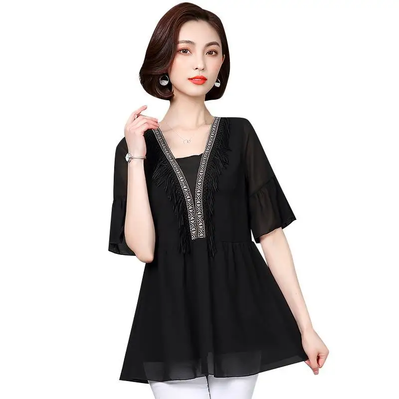 

2021 New Summer Tops 4XL 5XL Oversized Women Blouses Solid Patchwork V-Neck Loose Plus Size Tops Fashion Women Shirts Blouses