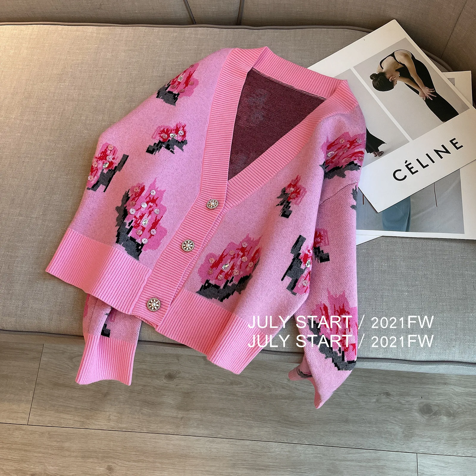 

Женский жаккардовый кардиган с V-образным вырезом и длинными рукавами