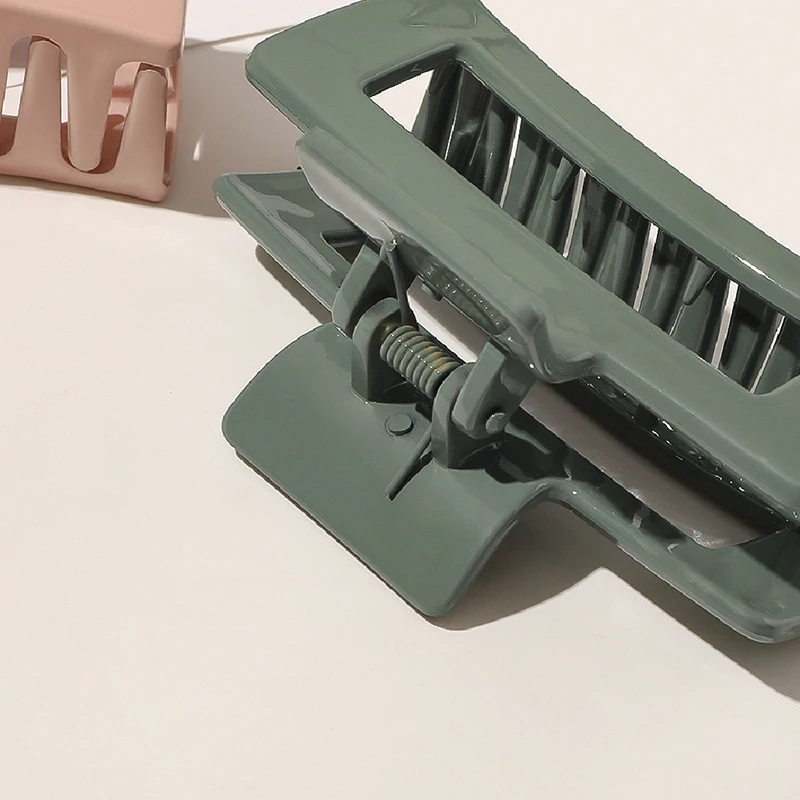 1Pcs Acrylic Cross Transparent Hairpins Large Size Geometric Square Hollow Hair Claws Crab Hot Clips Women Accessories |