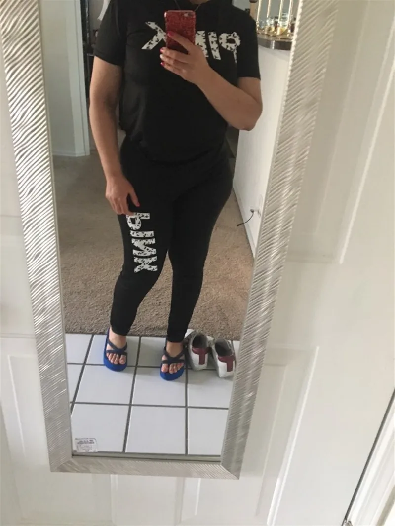 Популярный розовый женский спортивный костюм с буквенным принтом топ и длинные