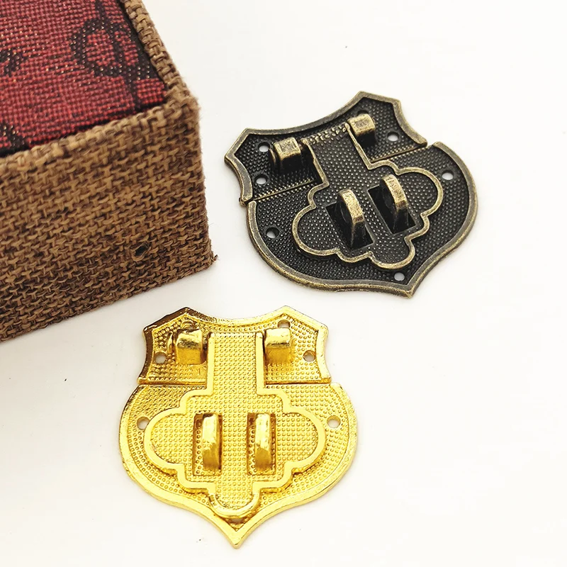 

1PCS Retro Latch Clasp Heart Buckle for Jewelry Box Suitcase Antique Wooden Wine Box Antique Padlock Furniture Hardware