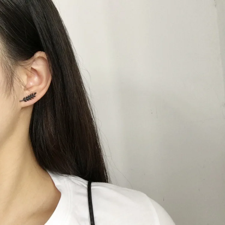 

2021 Korean temperament earpin hot sale fine feather tree leaf earpin versatile multi color personality Earrings MDD-E925