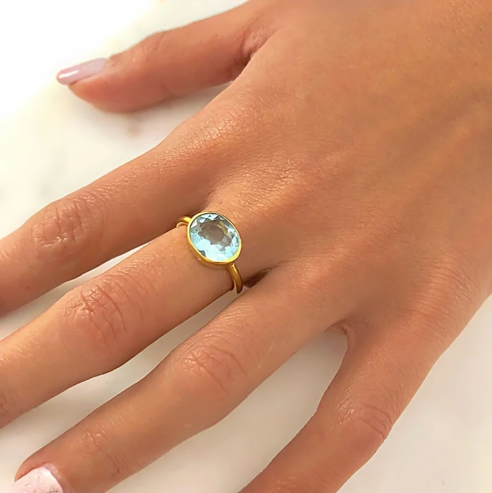 

Simple Oval Aquamarines Crystal Gold Solitaire Ring Women Sea Blue Zircon Stackable Rings Anniversary Birthstone Gift