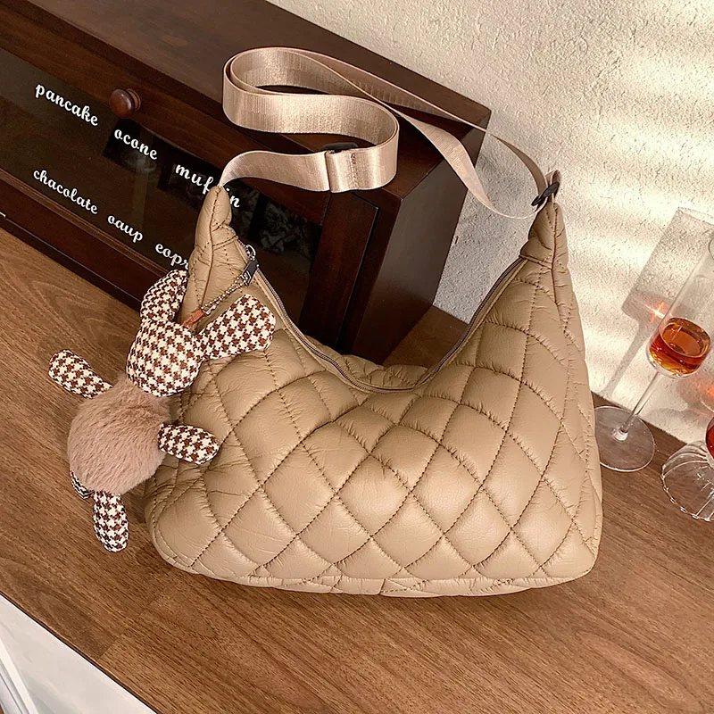 

Мягкая стеганая зимняя женская сумка из искусственной кожи, дизайнерская вместительная сумочка на плечо, модный роскошный женский тоут чер...