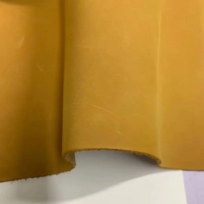 Золотистая натуральная матовая кожа квадратная толщина 2 мм Натуральная Воловья