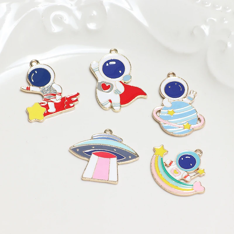 

Interesting astronaut flying saucer UFO alloy drip cartoon accessories diy handmade jewelry bag pendant