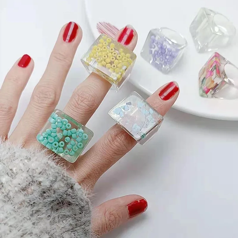 

2021 New Trendy Colorful Resin Rings Square Geometric Chunky Transparent Acrylic Knuckle Ring for Women Jewelry Travel Gifts