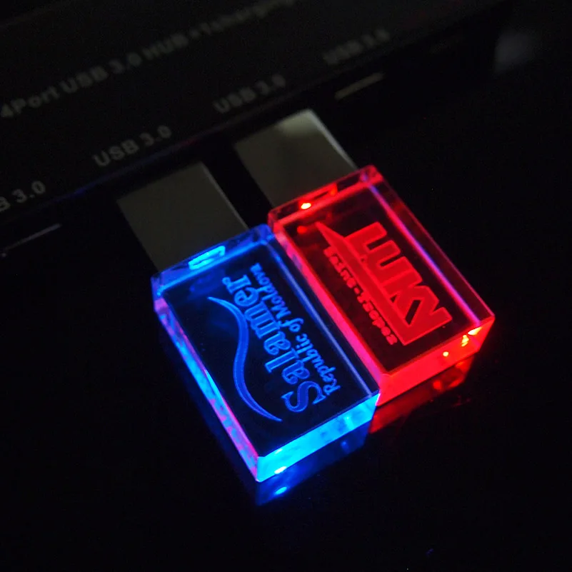 10 шт./лот логотип на заказ Бесплатный Кристальный фонарик модный ключ USB